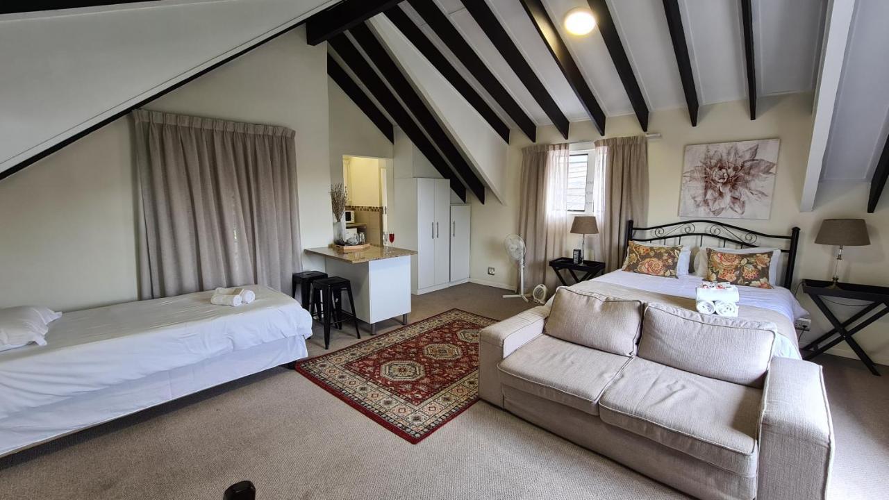 Hathaway Guest House East London Bagian luar foto