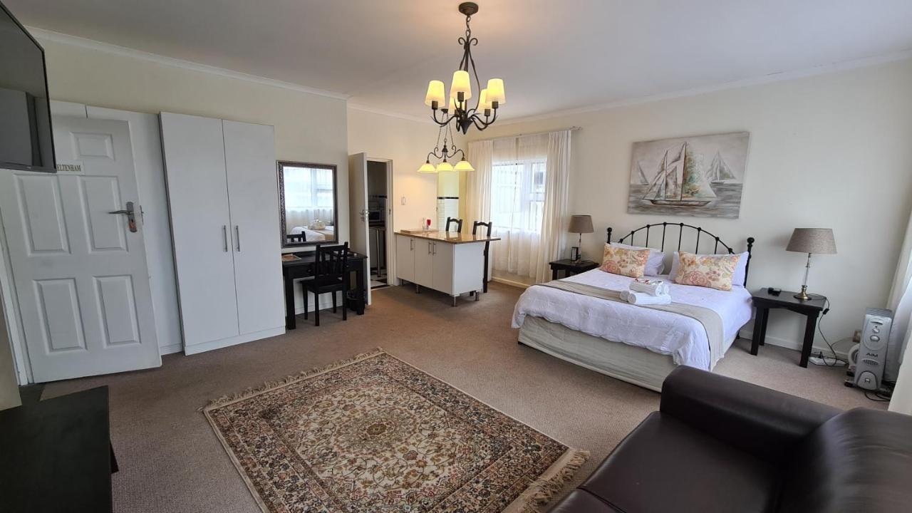 Hathaway Guest House East London Bagian luar foto