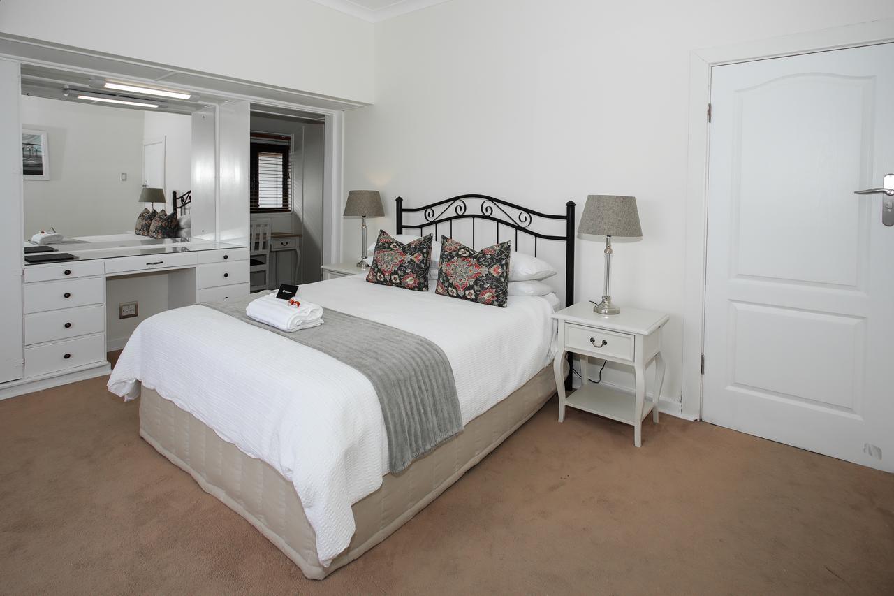 Hathaway Guest House East London Bagian luar foto