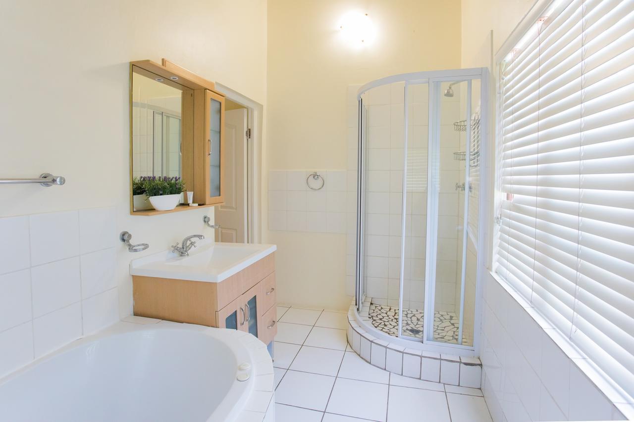 Hathaway Guest House East London Bagian luar foto