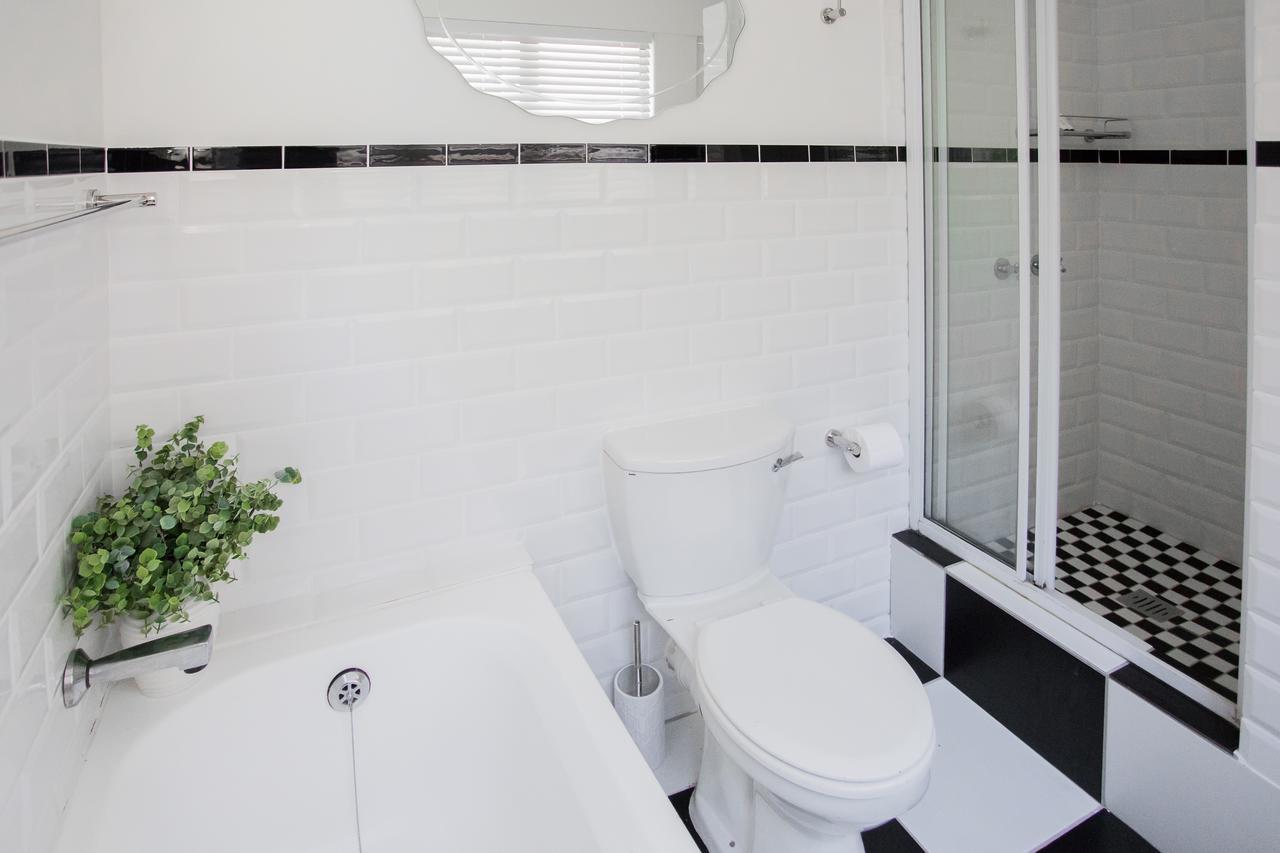 Hathaway Guest House East London Bagian luar foto